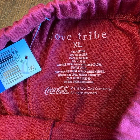 Coca-Cola Junior Love Tribe Coke Collegiate Shorts Size XL - Picture 6 of 8